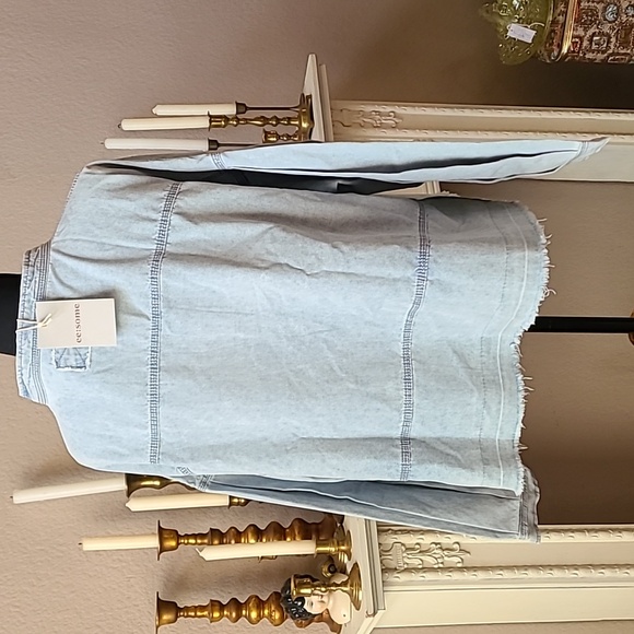 ee:some Candian Tux Top - Picture 3 of 10